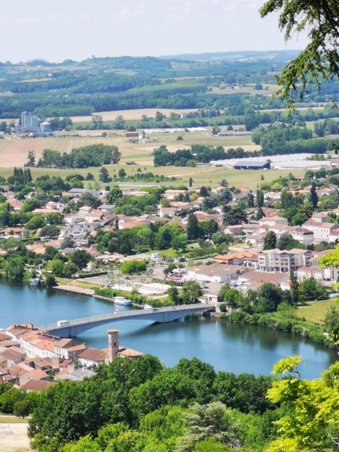 Bed and Breakfast Le Coq En Repos Saint-Sylvestre-sur-Lot Esterno foto